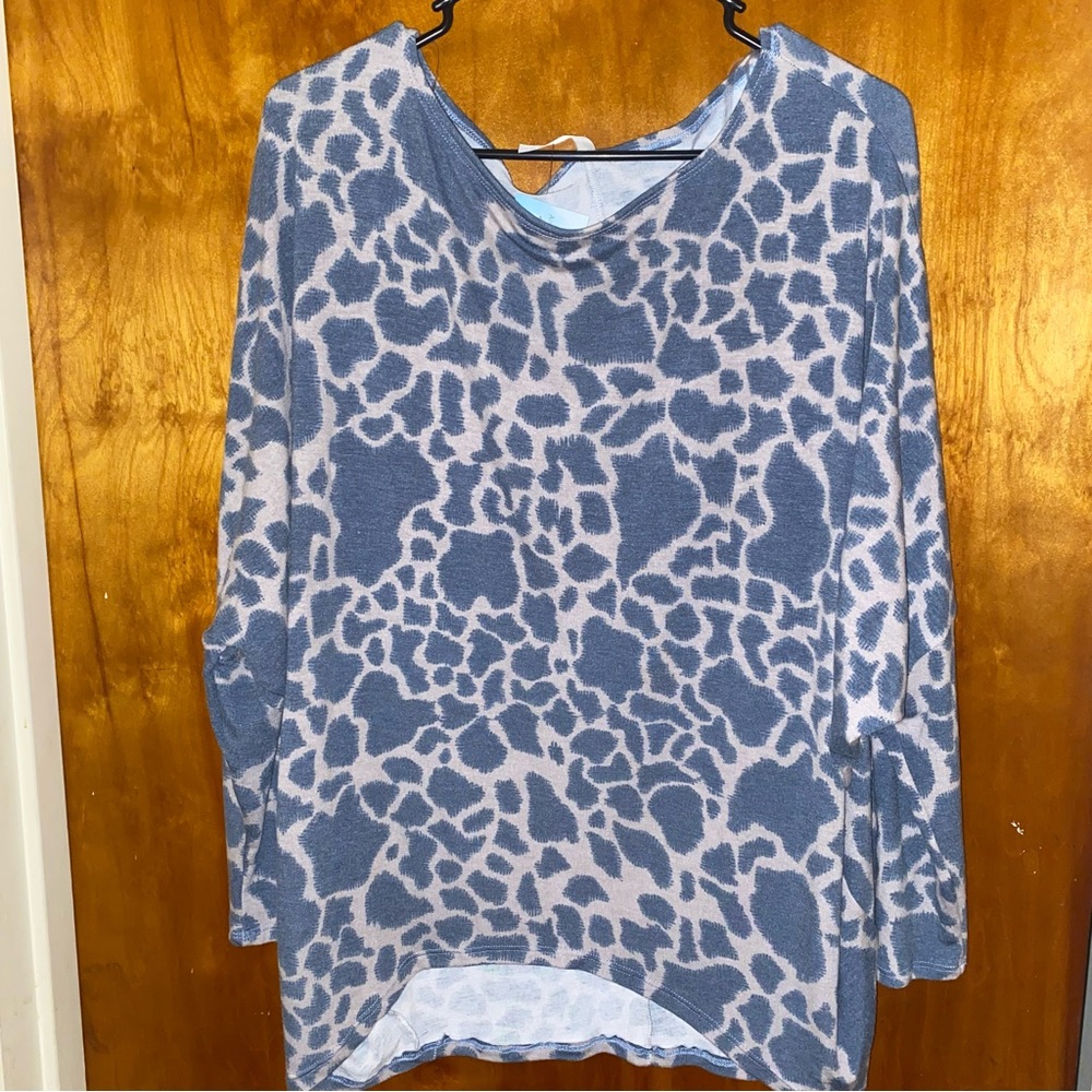 EMERALD COLLECTION Animal Printed Blouse. SZ L. NWT - Picture 6 of 6
